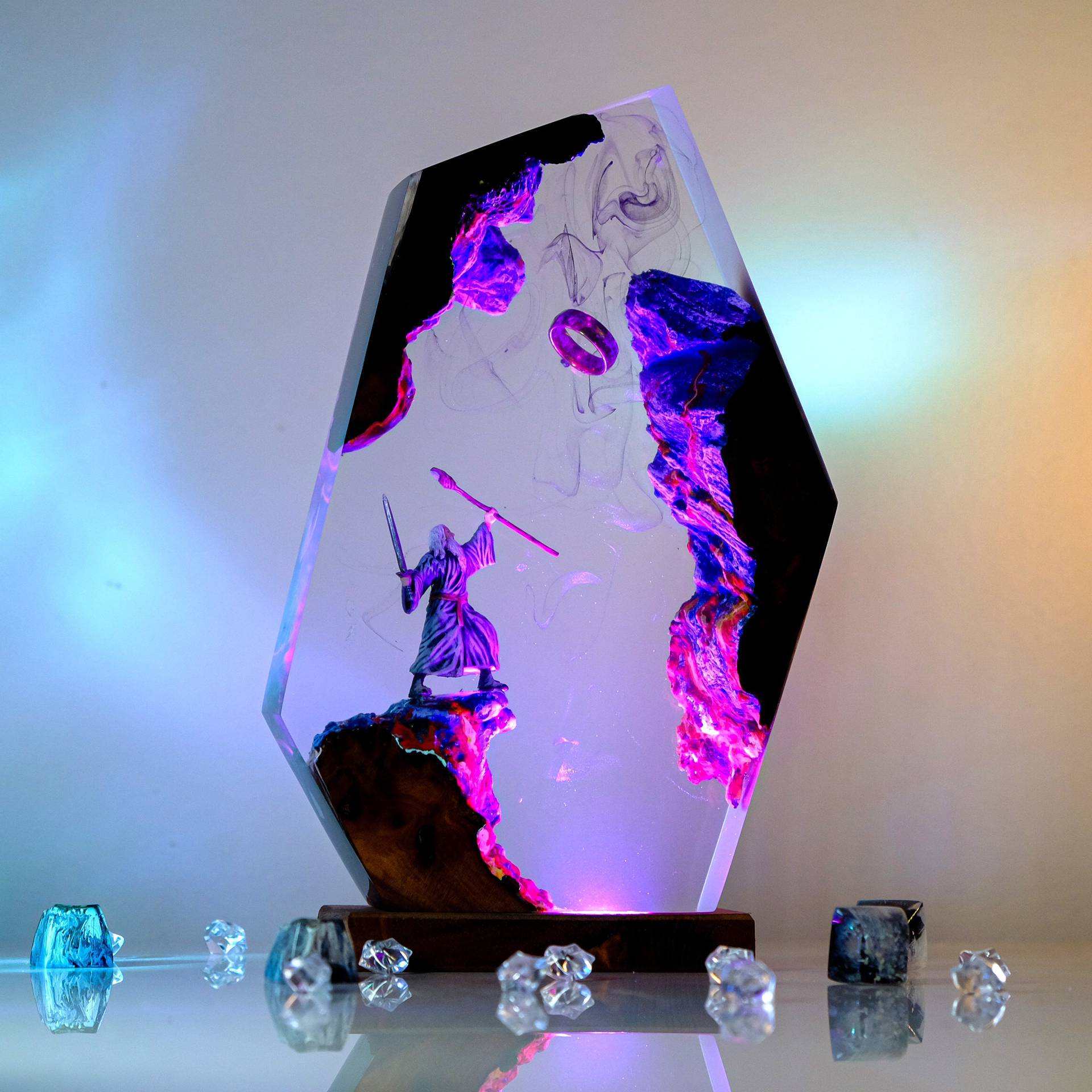 مصباح طاولة على شكل مشهد من في - مراجعة Desk Setup Lamp وسعره