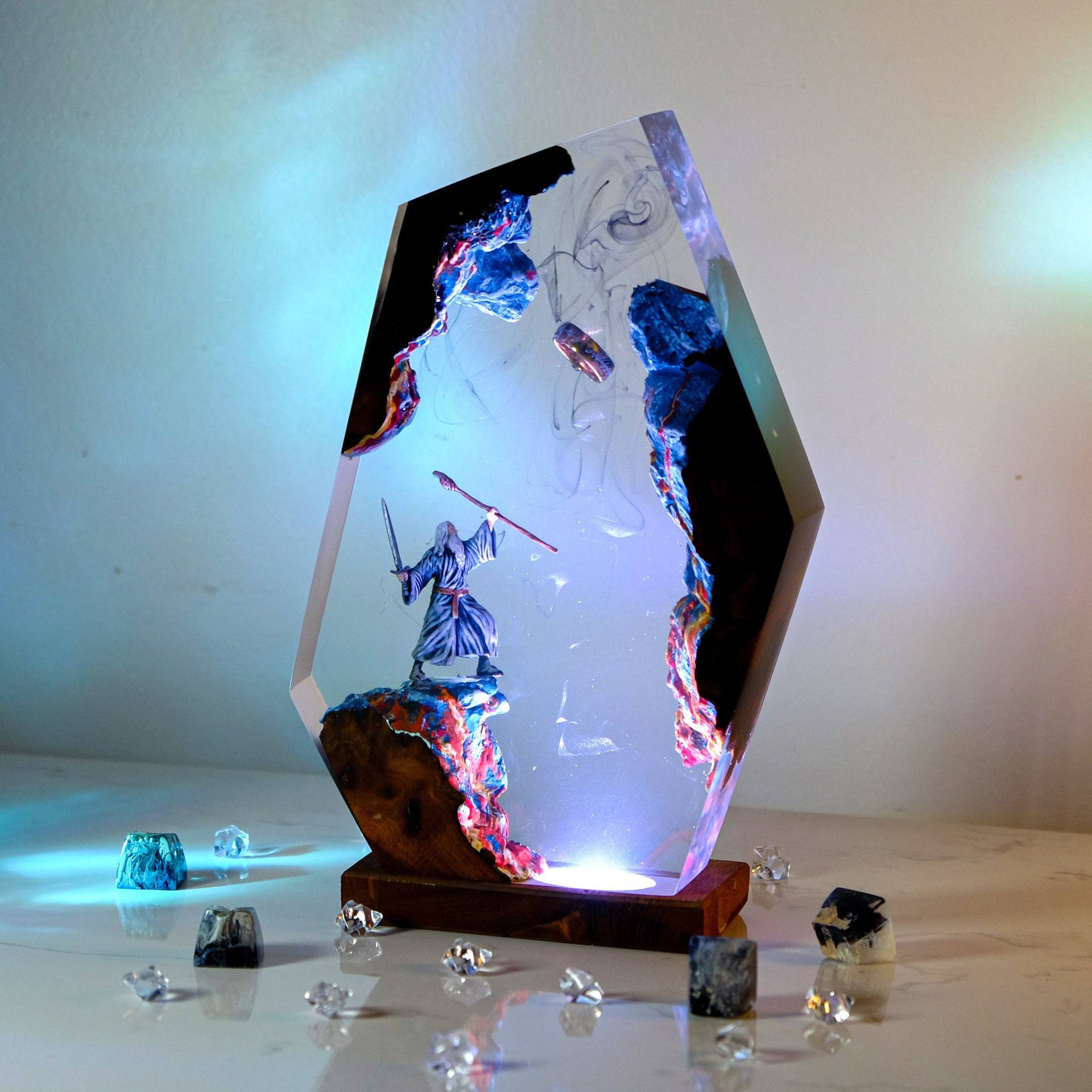 مصباح طاولة على شكل مشهد من في - مراجعة Desk Setup Lamp وسعره